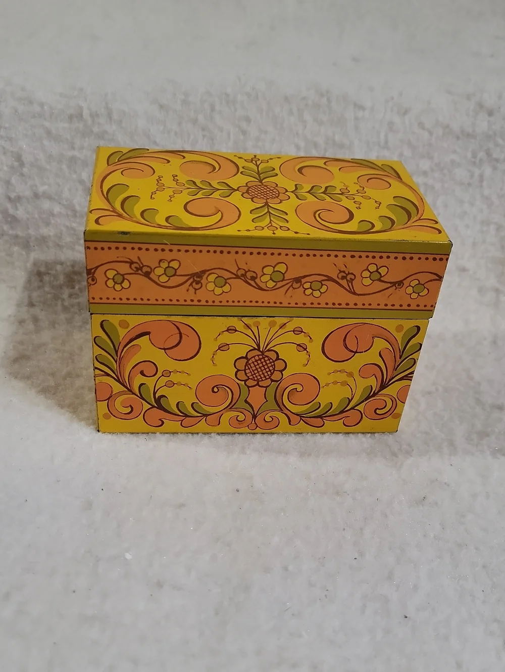 Vintage Avon Decorative Yellow and Orange Floral Recipe Box